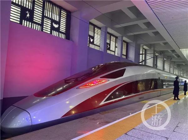 復(fù)興號丹頂鶴貨運高鐵