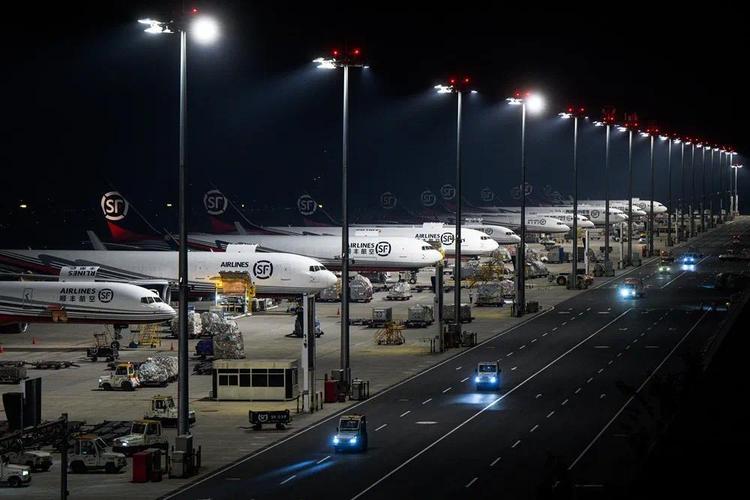 航空貨運(yùn)單繕制步驟航空貨運(yùn)單繕制步驟包括