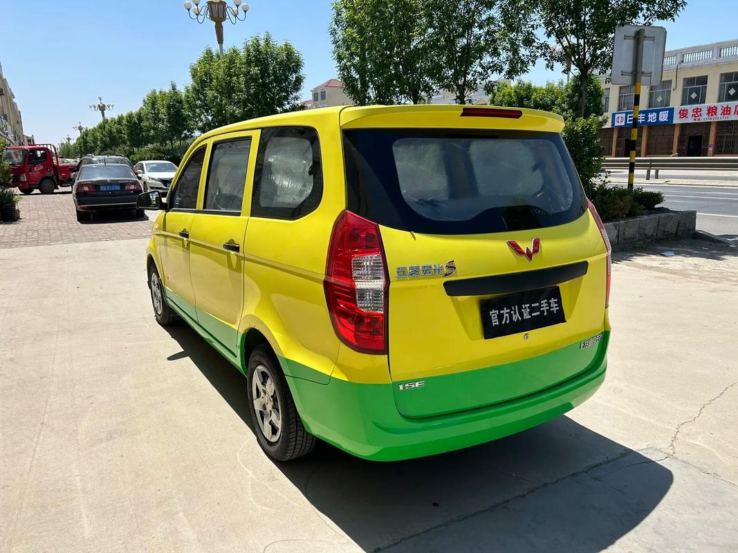 五菱宏光貨運(yùn)版報價五菱宏光貨運(yùn)版報價及圖片