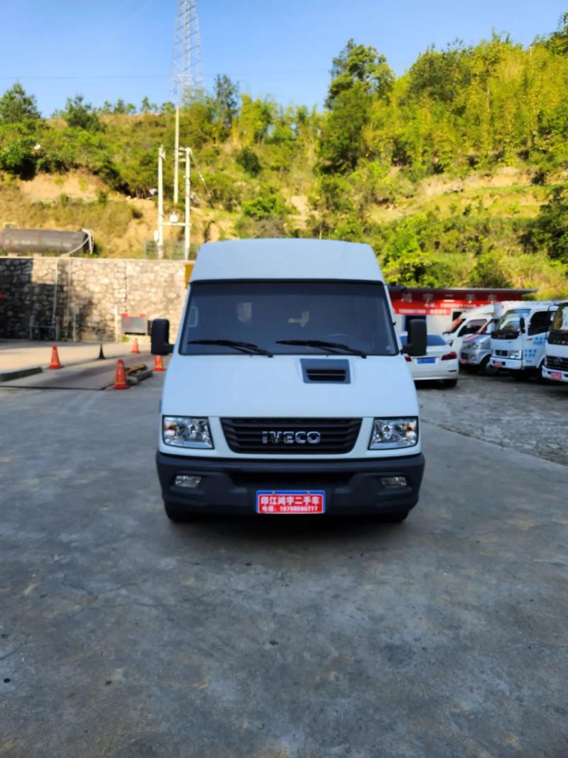 成都依維柯可以跑貨運嗎依維柯可以拉貨進(jìn)城嗎